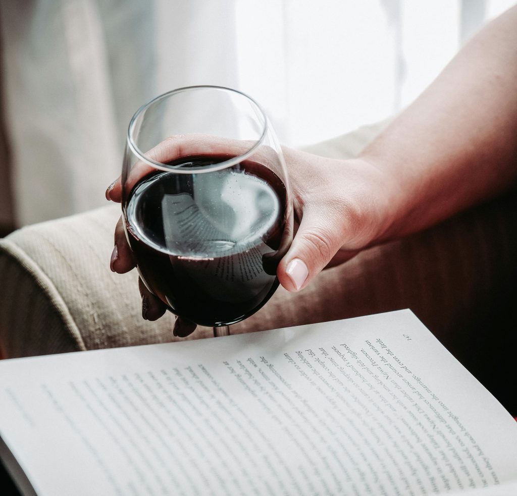 Tra scaffali di libri e bottiglie di vino: tornano le Degustazioni letterarie di&nbsp;Librando
