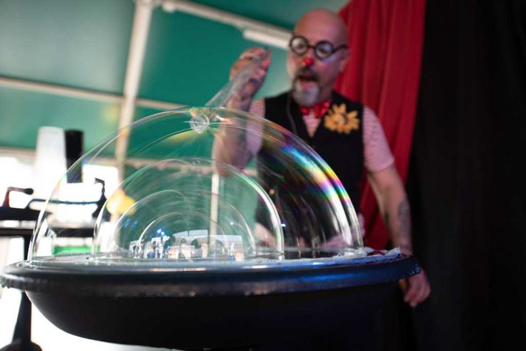 Bolle, risate e magia a Dumenza: ci pensa Zio&nbsp;Pasticcio