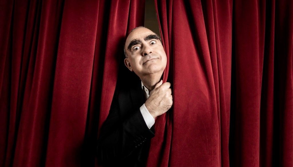 Ci vuole orecchio: Elio torna a giocare con la musica (e a farci&nbsp;ridere!)