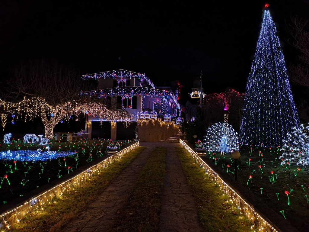 Le Lucine di Natale tornano a illuminare&nbsp;Leggiuno