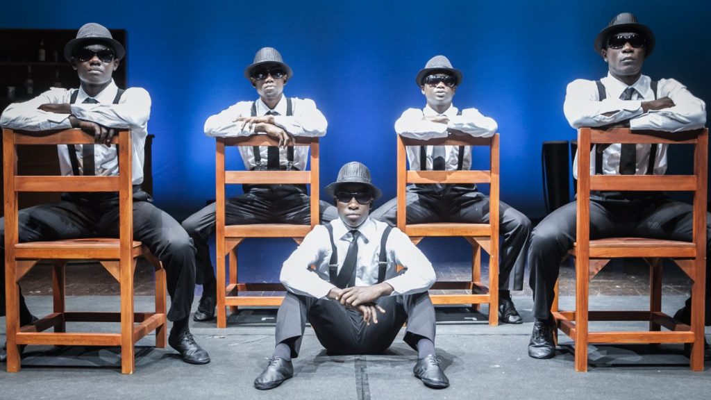 The Black Blues Brothers arrivano a Busto Arsizio: l’acrobazia prende il ritmo del&nbsp;blues