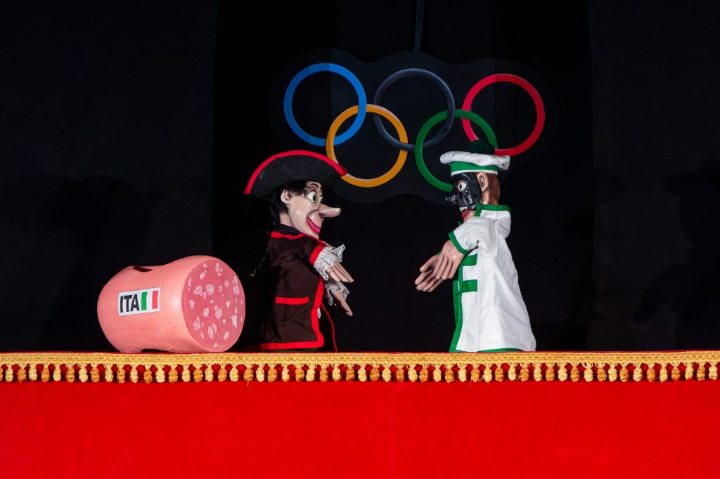 Meneghino alle Olimpiadi: risate in pista a Busto&nbsp;Arsizio