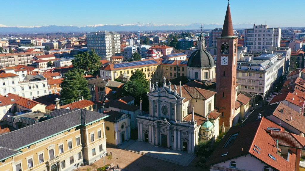 Bancarelle, vintage e motori: la “domenica perfetta” di Busto&nbsp;Arsizio