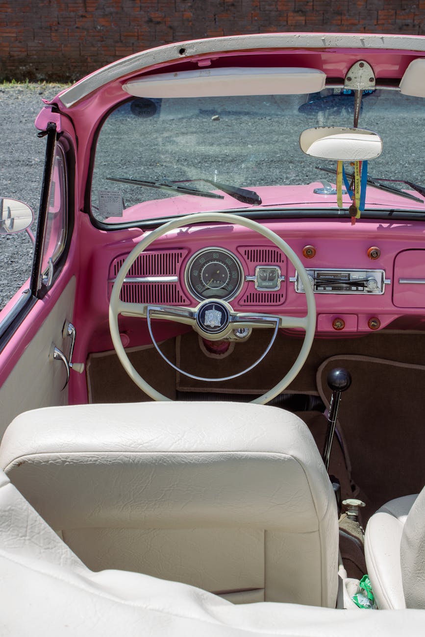 “Mitiche in Piazza”: i veicoli storici invadono il centro di&nbsp;Varese