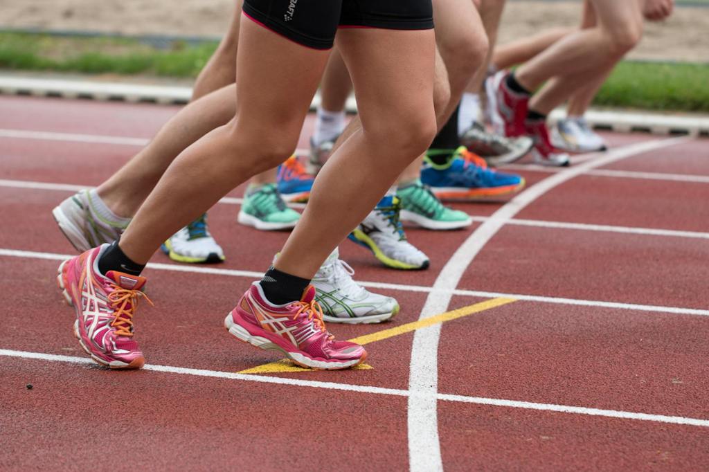 Scarpe allacciate e zero pressione: a Castellanza arriva la social run che non guarda il&nbsp;cronometro