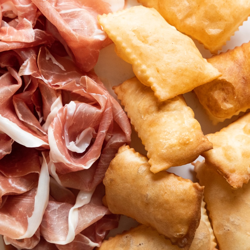 A Brunello una serata di gnocco fritto per sostenere l’oratorio: il paese si ritrova a&nbsp;tavola