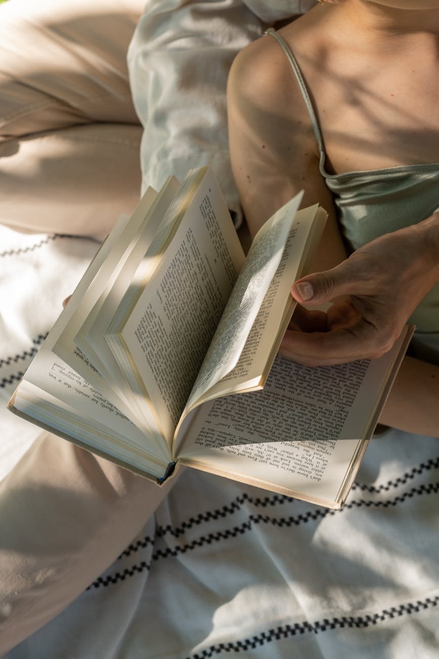 BA Book – Busto si mette a leggere, a camminare, ascoltare e mettere in&nbsp;scena