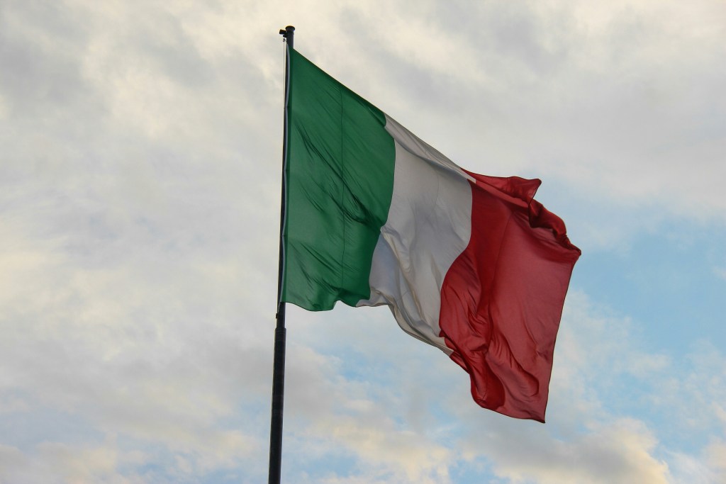 Vergiate festeggia il 2 giugno tra mercatini, musica, motori e Battesimo&nbsp;Civico