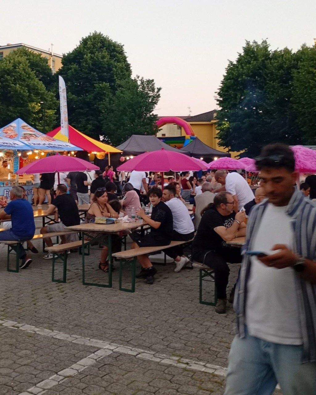 Street food, musica e mercatini: a Rovellasca torna il Villaggio in&nbsp;Rosa