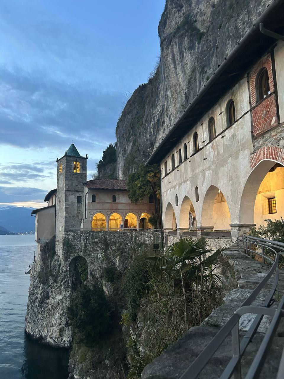 Visita guidata e concerto all’Eremo di Santa Caterina del Sasso: il Doré Quartet protagonista di una serata tra storia e&nbsp;musica