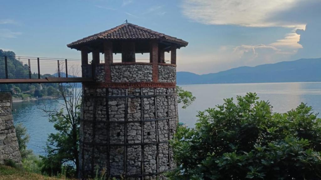 Ispra e le sue fornaci: una passeggiata all’alba tra lago e archeologia&nbsp;industriale