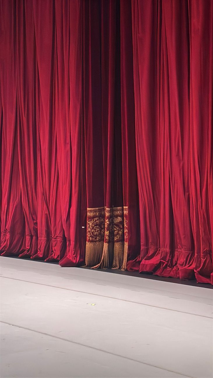 “Ombre di Verità” a Cazzago Brabbia: il teatro diventa solidarietà per i&nbsp;giovani