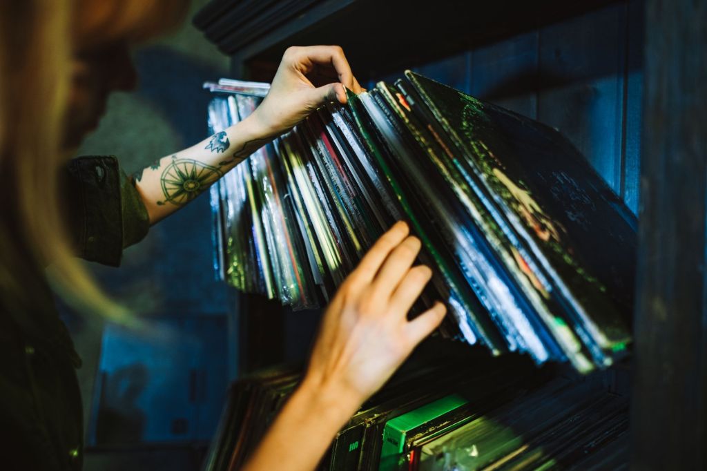 Rho Vinile & Arte torna a Villa Burba tra dischi, libri, fotografia e&nbsp;creatività